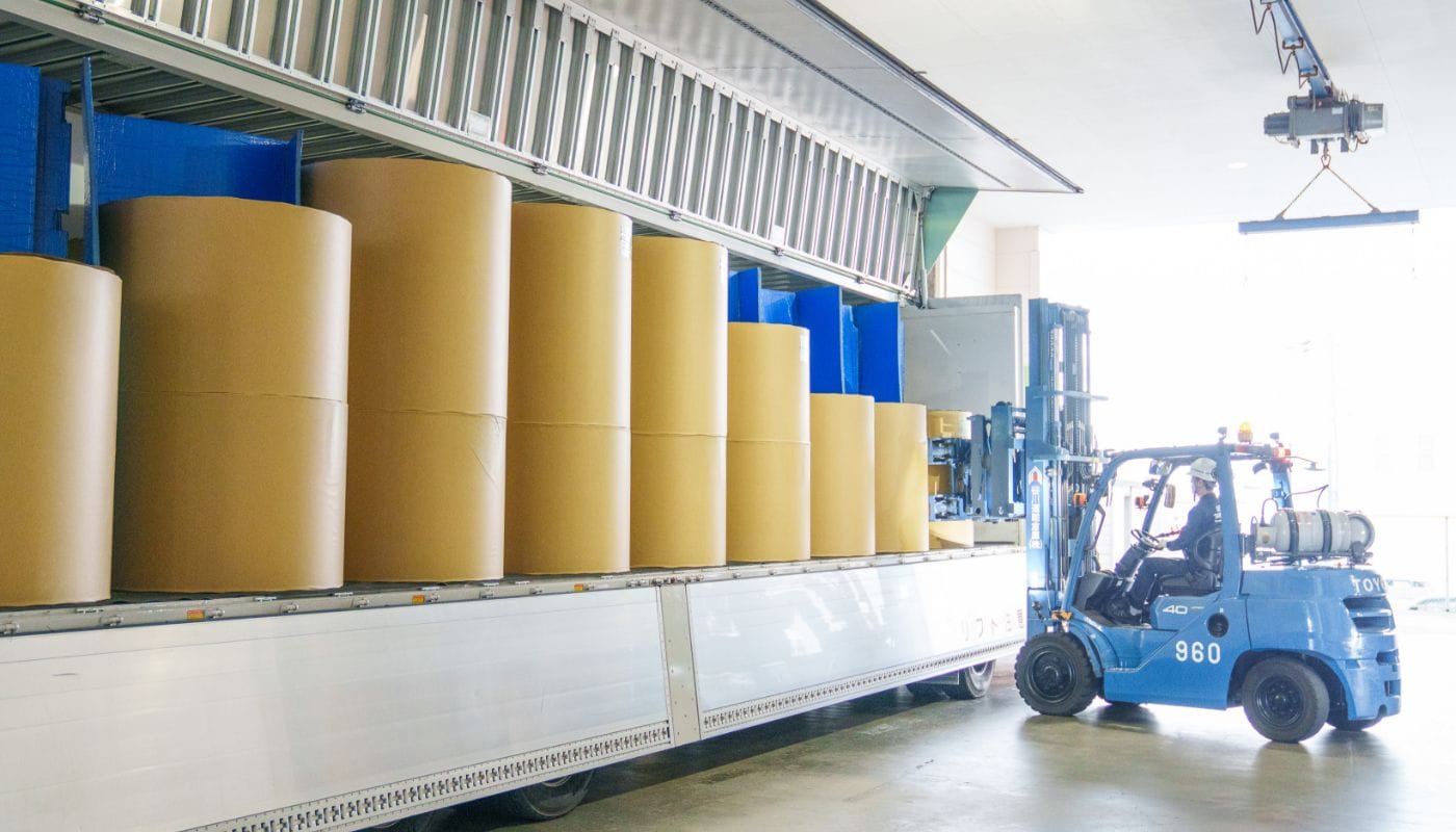 トラックと道路