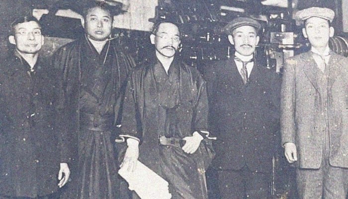 谷川運輸倉庫創業時のモノクロ写真