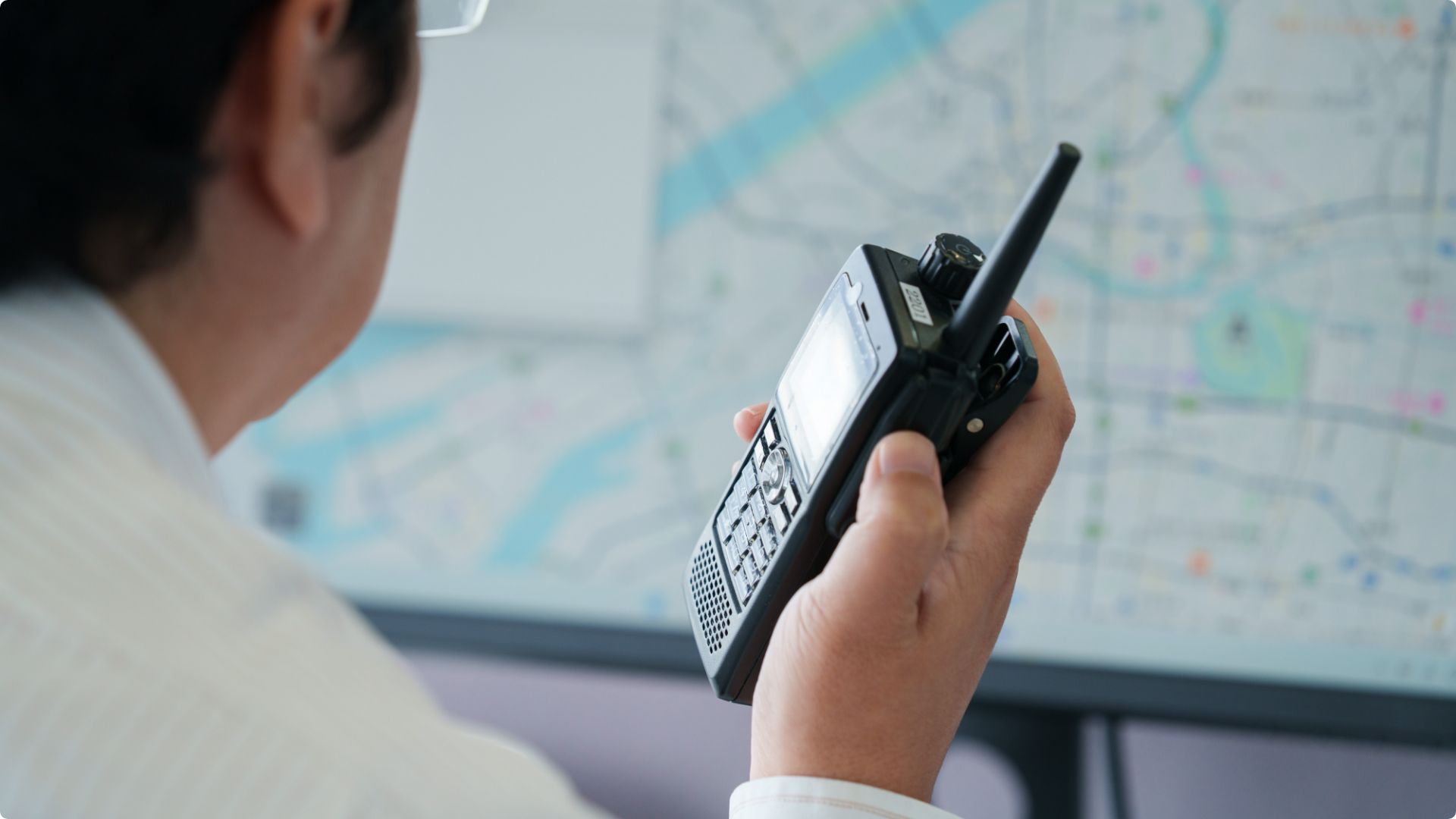 データと倉庫の複合画像